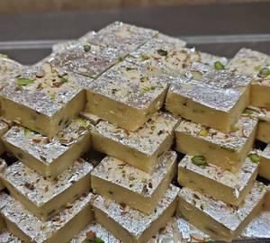 Khoya Barfi 