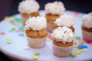 Vanilla Cupcakes (mini) 2 Pc