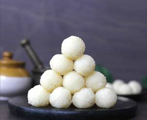 Nariyal Laddoo