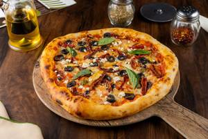 Mediterranean Pizza
