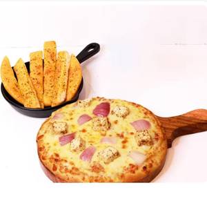 Onion Paneer Pizza + Garlic Bread Sticks