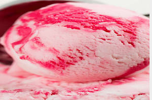 Two In One Ice Cream          [strawberry-vanilla]  750ml /scoop