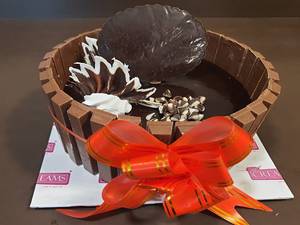 Kit Kat Cakes