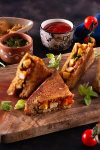 Paneer Sandwich With French Fries [ Reg ]