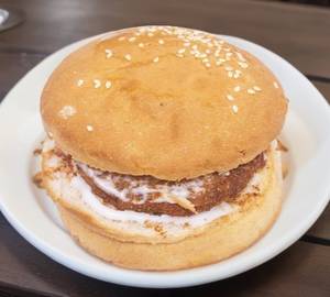Veg tikki burger