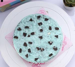 Kiki and cream waffle pizza