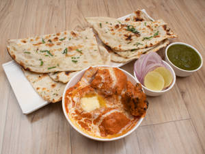 Butter Chicken with Butter Naan and Salad