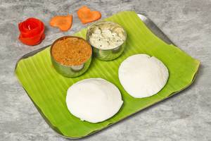 Idli With  Vadacurry