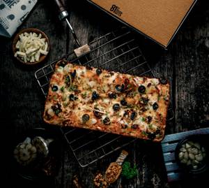 Roasted Garlic Pizza