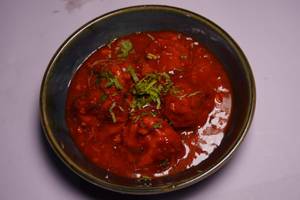 Chicken Gravy Momos [6 Pieces]