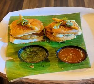 Vada Pav 2pcs