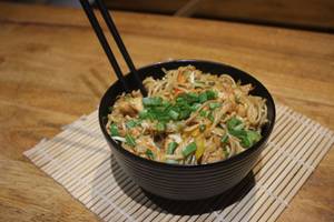 Chicken Noodles In Oyster Sauce