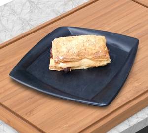 Cheesy Paneer Puff 