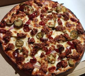 9" Medium Nice & Spicy Hot Chicken Pizza