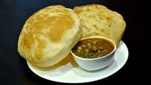 Chhole Bhature (2 pcs)