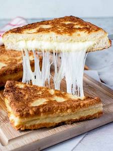 FIVE Cheese Burst Grilled Sandwich