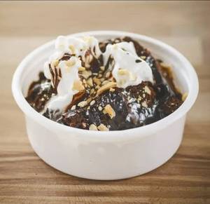 Brownie With Chocolate Sauce