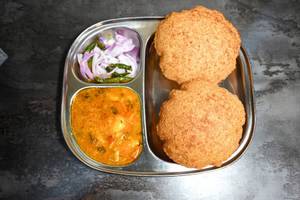 Bedmi Puri With Aloo Subzi [2 pieces]