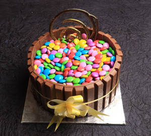 Eggless Kit Kat Gems Cake [500grams]