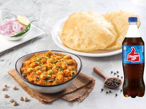 Chole Bhatoore + Soft Drink (200 Ml)