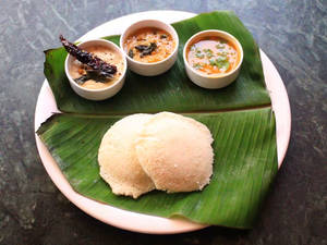 Plain Idli