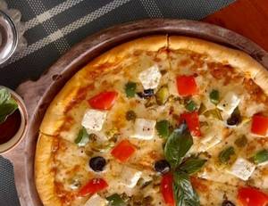 Paneer Ohana Pizza