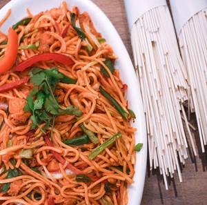 Schezwan Chicken Noodles
