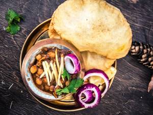 Chola Bhatura [2 Pieces]