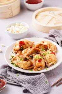 Classic Fried Classic Paneer Momos (6 Pcs)