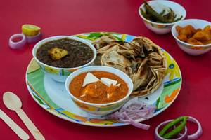 Chur Chur Naan Chole, Rajdarbar Paneer