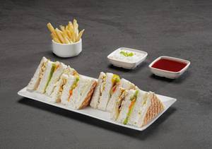 Bahraini Chicken Club Sandwich