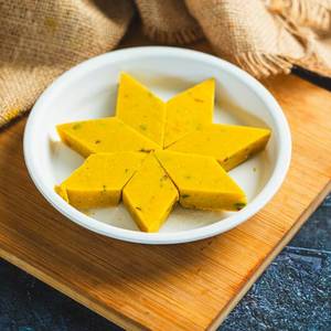 Kaju Kesar Barfi (1 Pc)