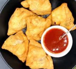 Red Chutney Samose Wali (180 M L)