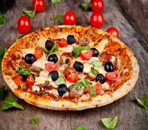 Super Spicy Chicken Capsicum Pizza