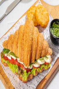 Caprese 2.0 Croissant