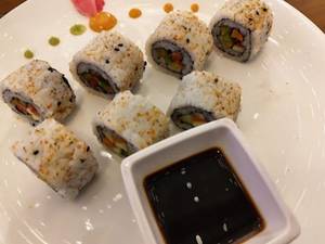 Vegetable Sushi Uramaki ( 8 Pcs)