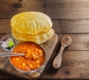 Chole Bhature(4Pc)