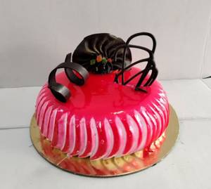 Eggless strawberry cake