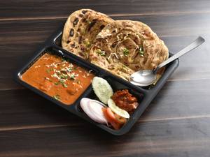 Paneer Makhani With Laccha Paratha and Salad
