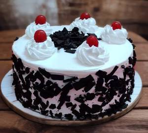 Black  forest   cake    [1/2 kg]