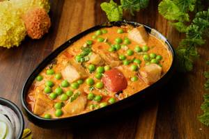 Aloo Mutter Gravy