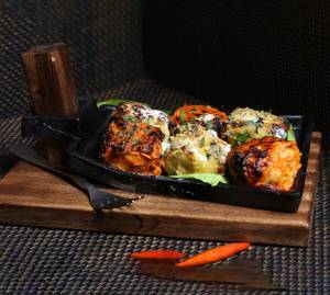 Paneer Tandoori Momos (8 Pcs) 