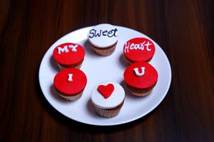 Sweet Heart Cupcakes - 6 Pieces