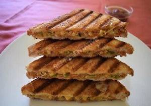 Paneer Cheese Chilli Grill Sandwich