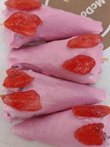 Strawberry Cone Paan