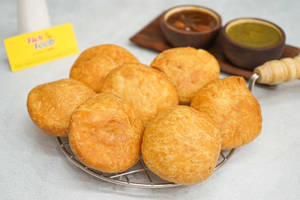Jumbo Dal Kachori