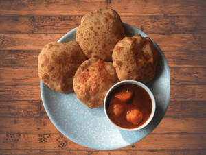 Hing Ki Poori With Aloo Ki Sabji (4 Pcs)