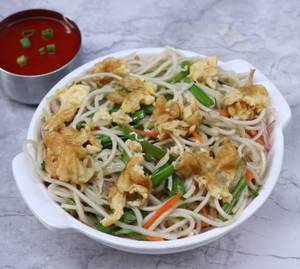 Egg Hakka Noodles