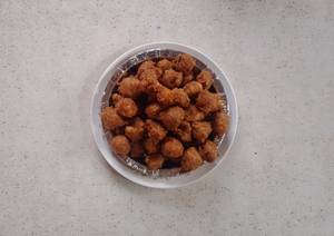 Boiled Aloo Pakoda With Green Chutney And Saus