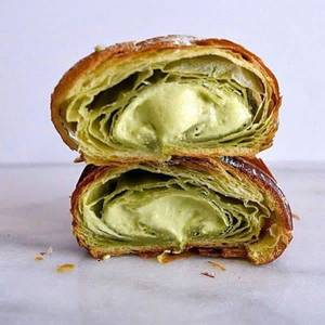 Large Matcha Cream Croissant (eggless)